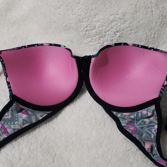 Pink Bra - Picture 3 of 3